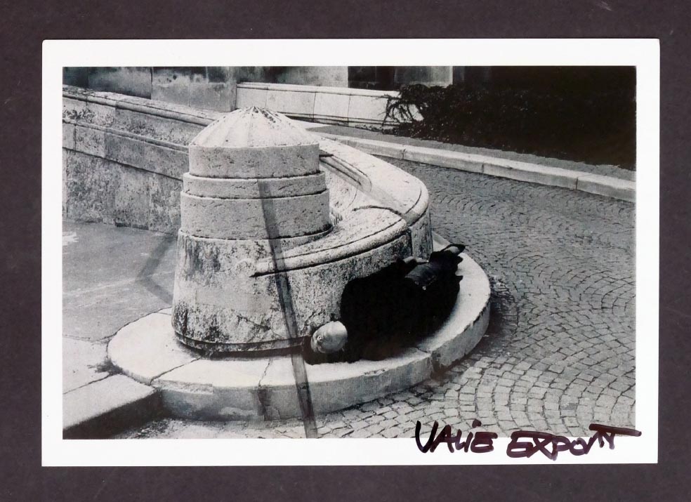 VALIE EXPORT Schlafstätte VII - Postkarte handsigniert