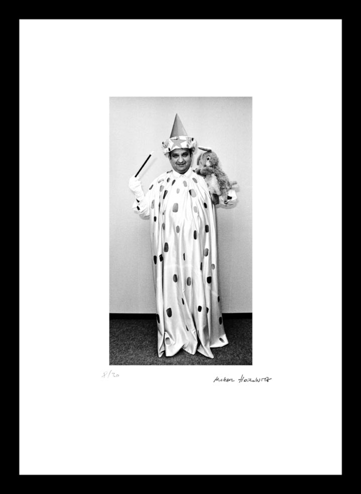 Michael HOROWITZ Fred Sinowatz als Magier - Fotographie Pigmentdruck